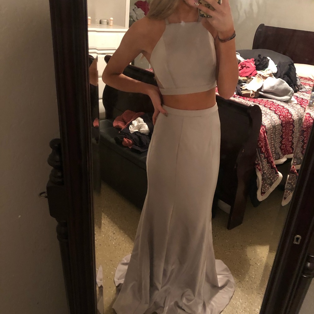 GREY LA FEMME prom dress !!